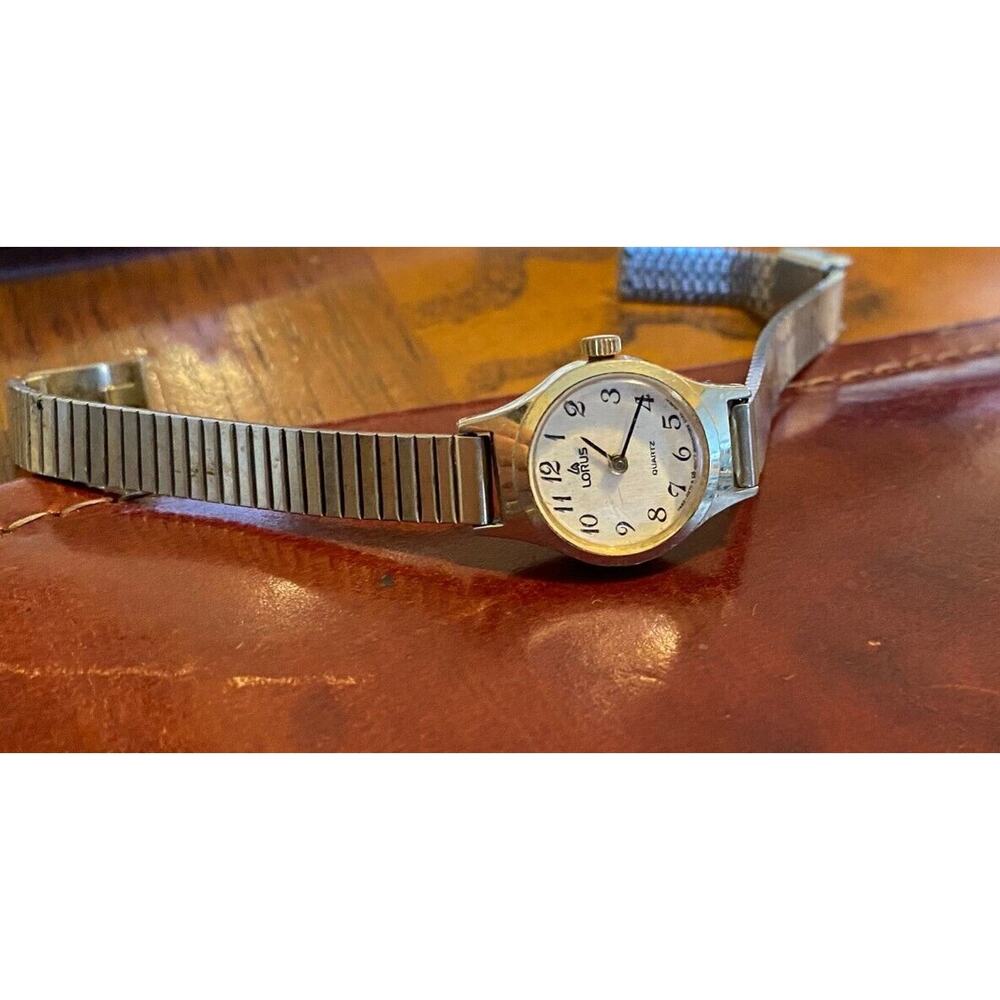 VTG Women's Gold Tone Lorus Watch with Adjustable Band